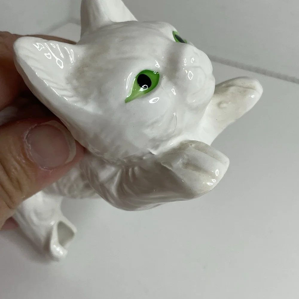 3 Vintage White Kittens Cats w/ Green Eyes Figurines Ceramic Cute 3-4